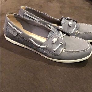 Gray/silver Sperry